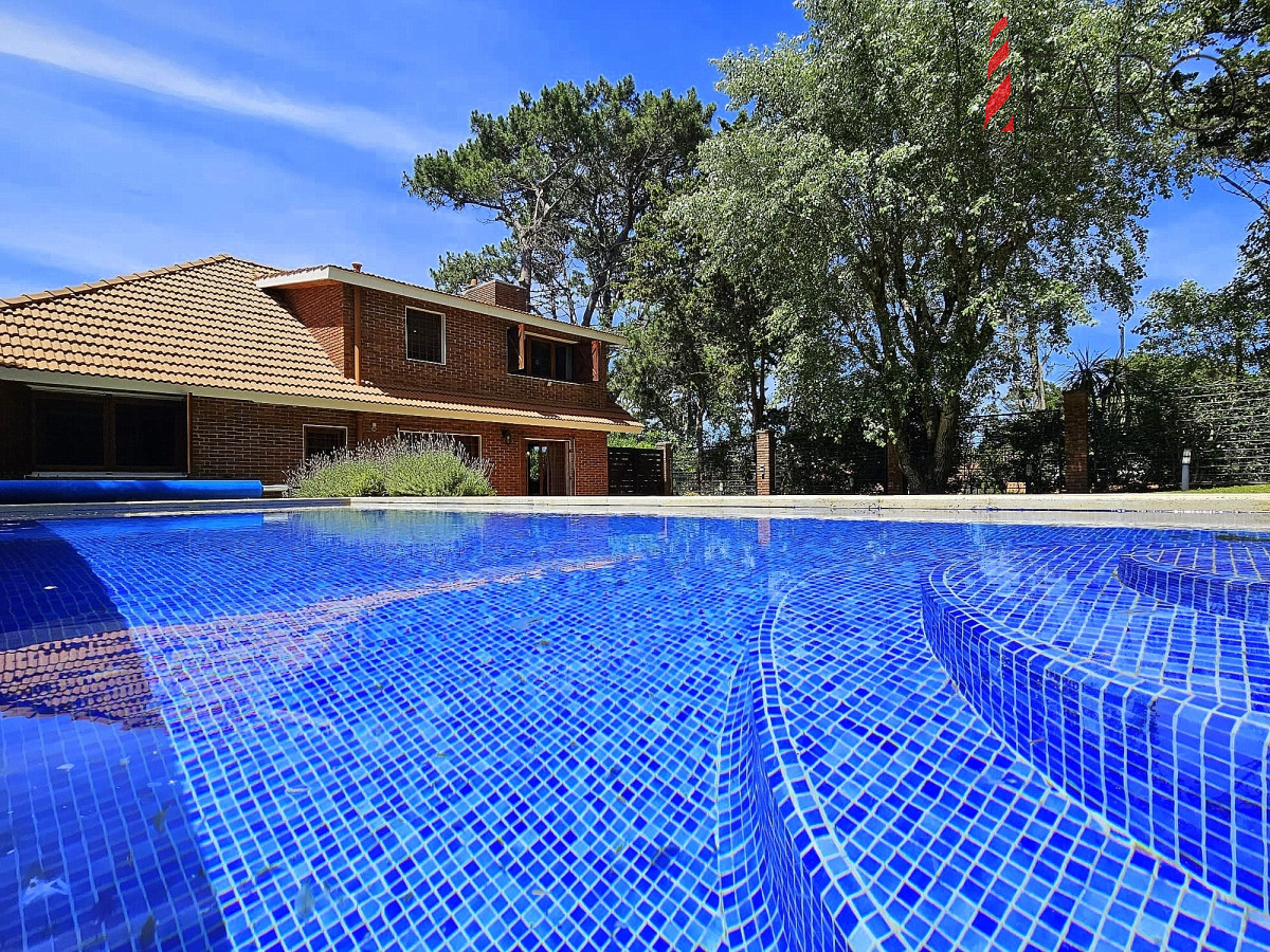 En venta y Alquiler.. imperdible oportunidad.. a metros del mar!!!