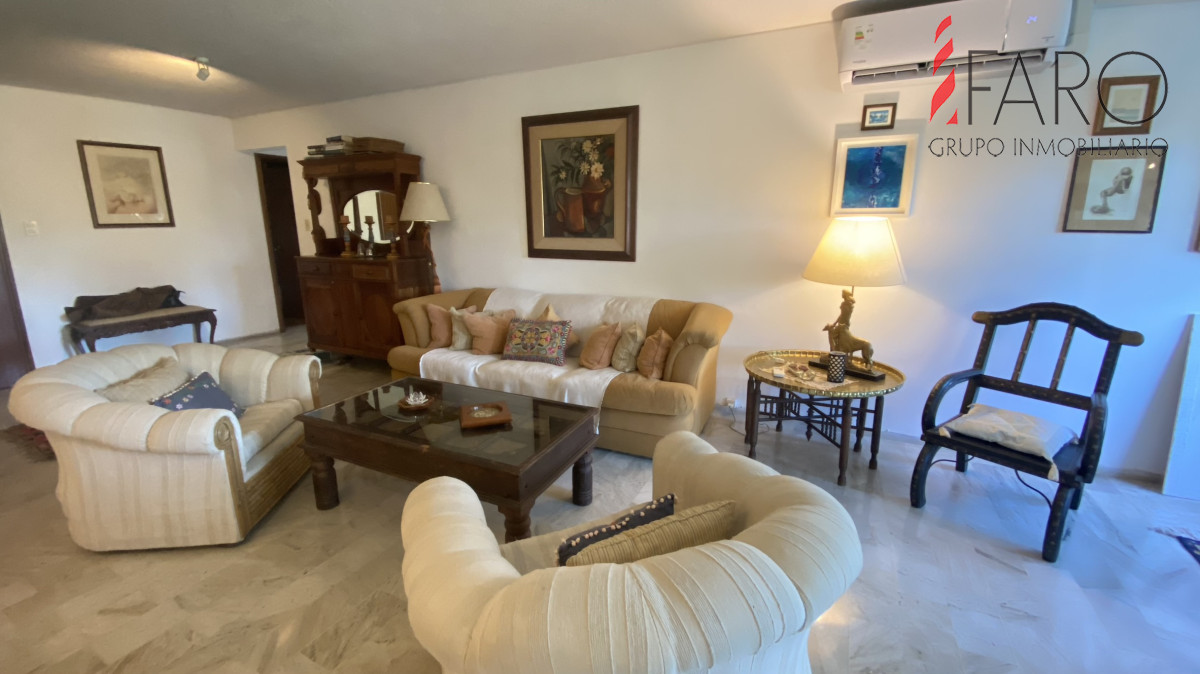 ¡Tu hogar ideal te espera en nuestro exclusivo apartamento con una planta espaciosa, similar a una casa!