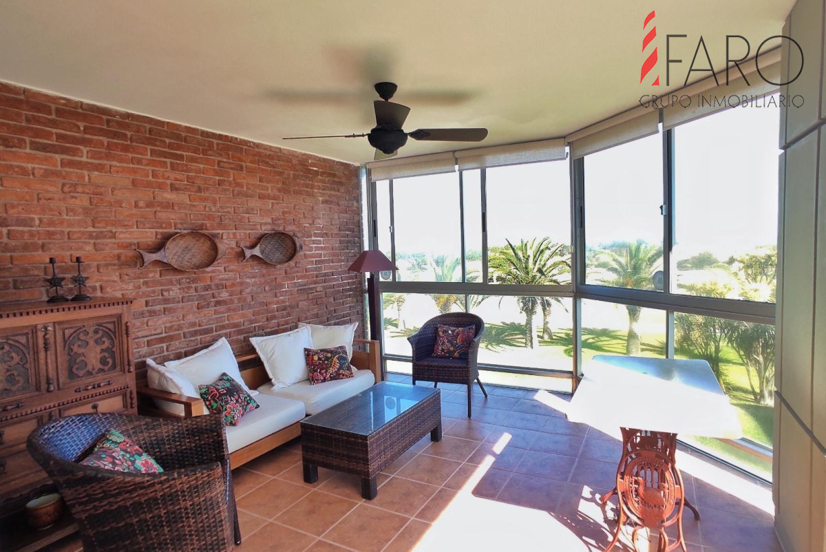 Apartamento frente al mar en playa brava