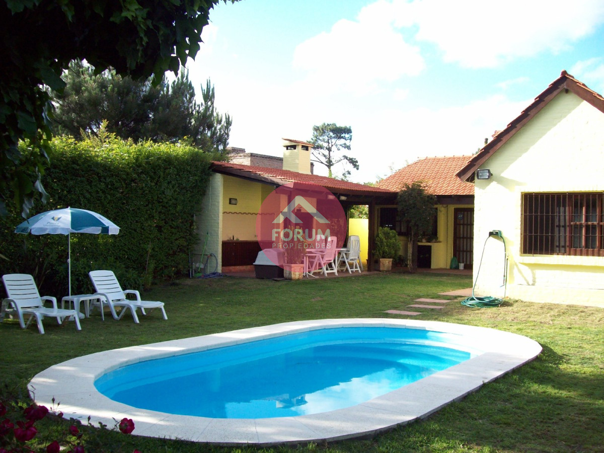 CHALET A POCAS CUADRAS DEL MAR EN VENTA PUNTA DE ESTE
