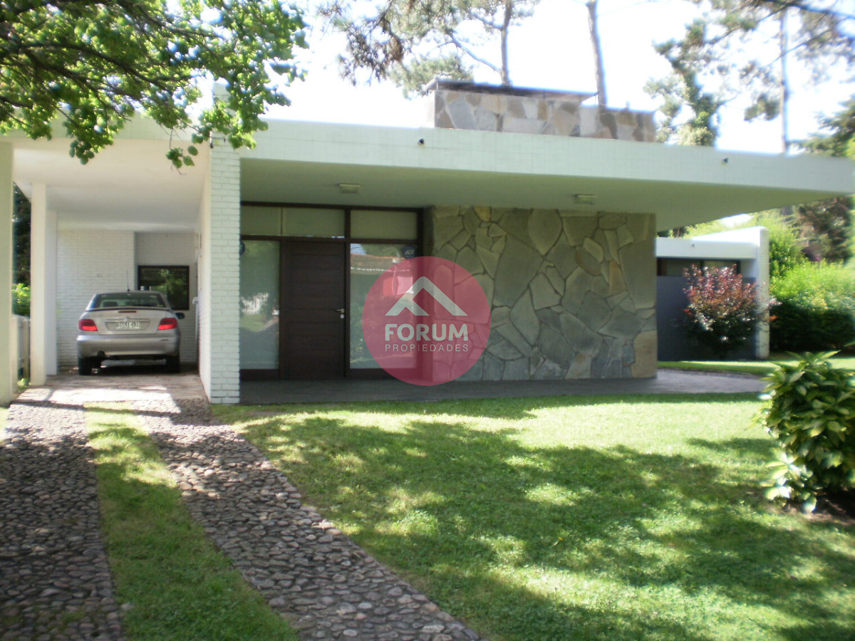 MANSA CHALET EN PARADA  ALQUILA