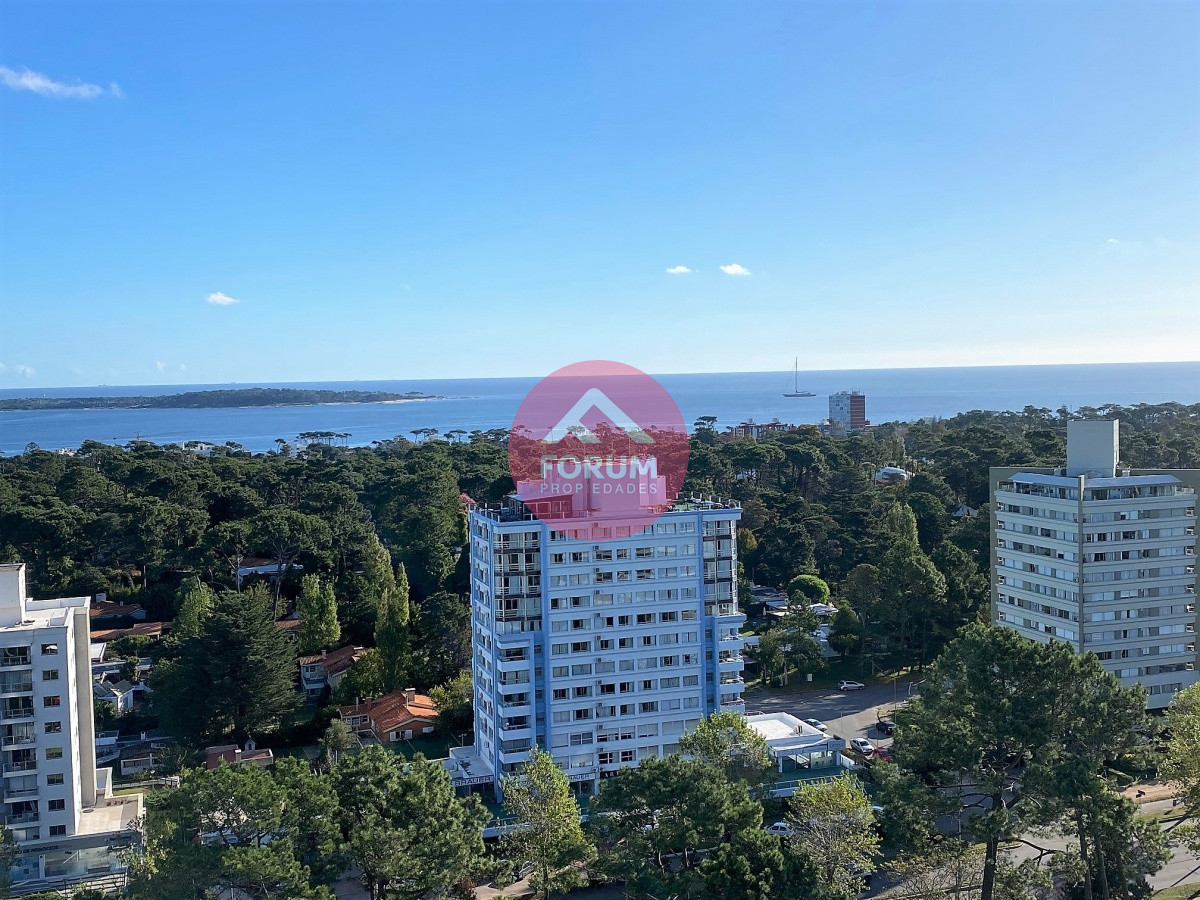 TRES DORMITORIOS Y SERVICIO PUNTA DEL ESTE