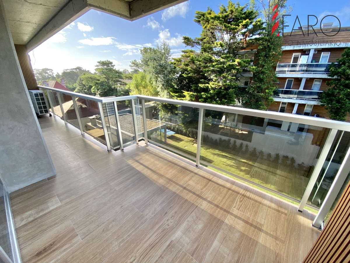 VENTA APARTAMENTO DE 2 DORMITORIOS EDIFICIO MANSA INN RESIDENCE