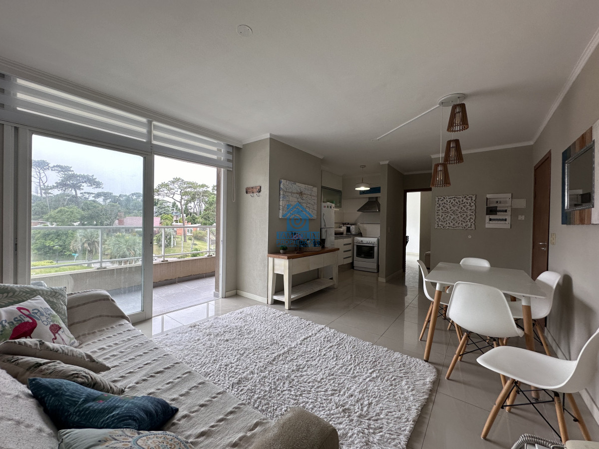 Vende apartamento en playa mansa de 1 dormitorio con parrillero, Punta del Este