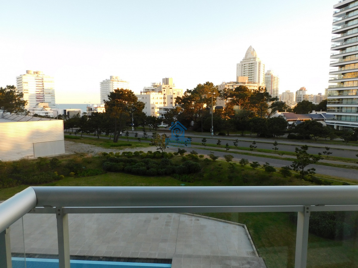 TORRE ONE -PUNTA DEL ESTE HERMOSO MONOAMBIENTE A 200 MTS. DEL MAR!!