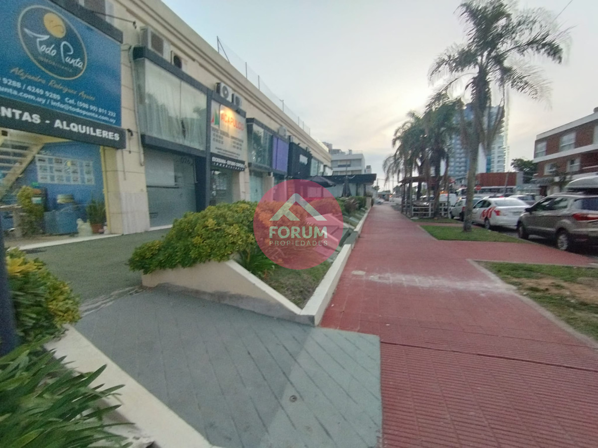 ALQUILA LOCAL COMERCIAL EN PUNTA DEL ESTE