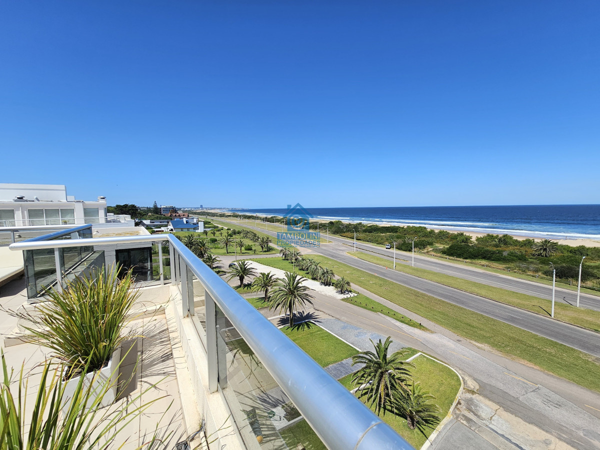 Exclusividad en brava - 3 dormitorios en suite con barbacoa y jacuzzi.