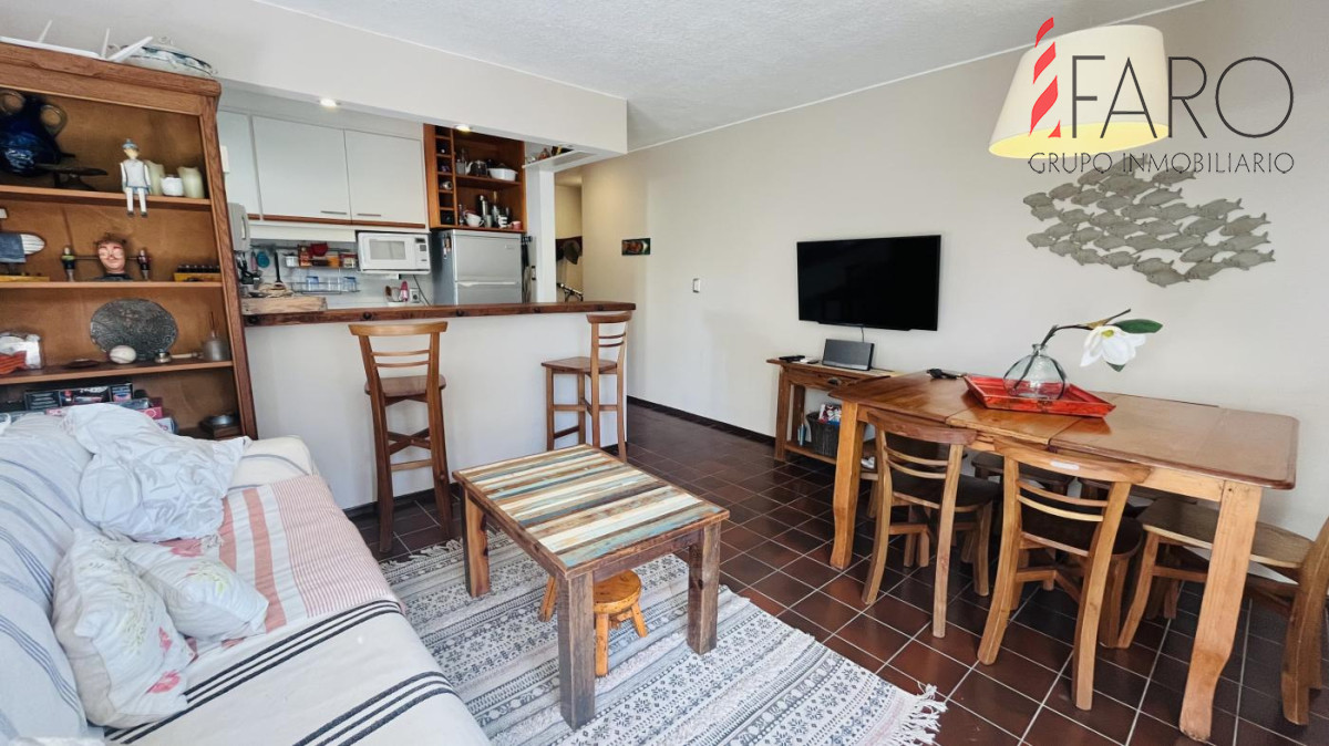 Apartamento en Venta Zona Aidy Grill -  Ref : 7113