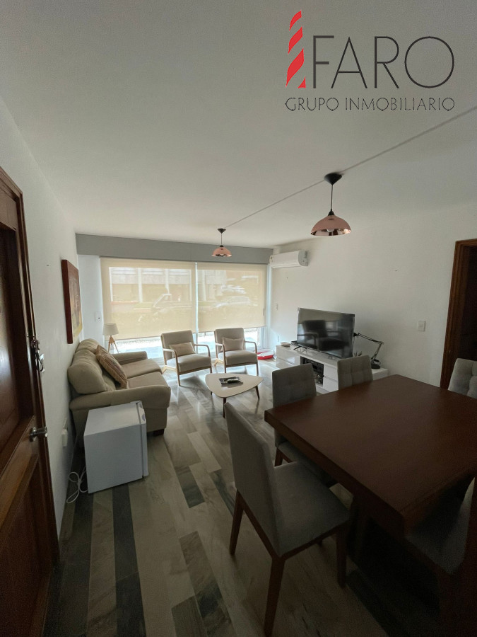 Apartamento en planta baja con gran terraza a metros del mar