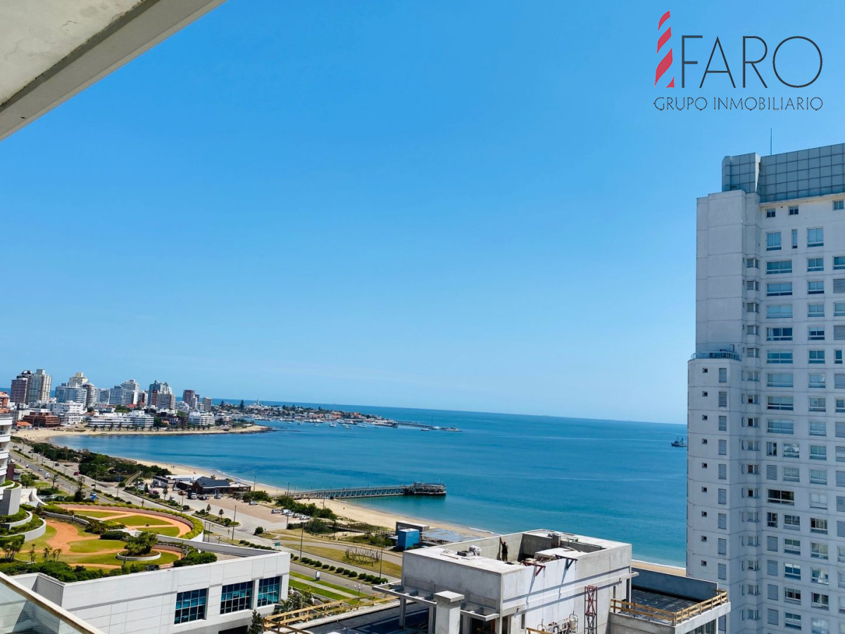 Apartamento en venta Playa Mansa 3 dormitorios
