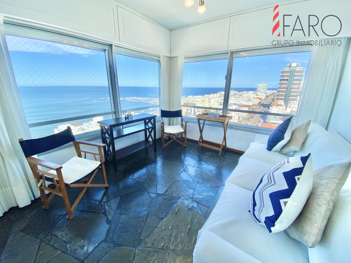 Apartamento Venta Península Punta del Este 2 Dorm Vista al Mar