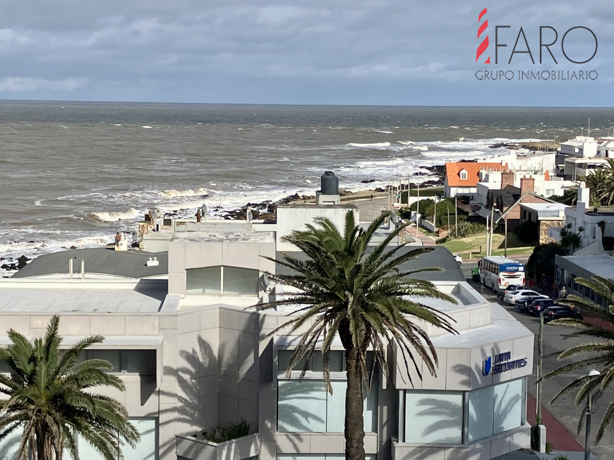 Apartamento en venta en Peninsula con Vista al Mar.