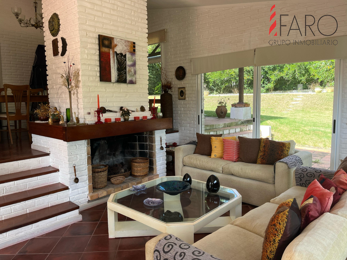Casa en barrio Jardines de Córdoba