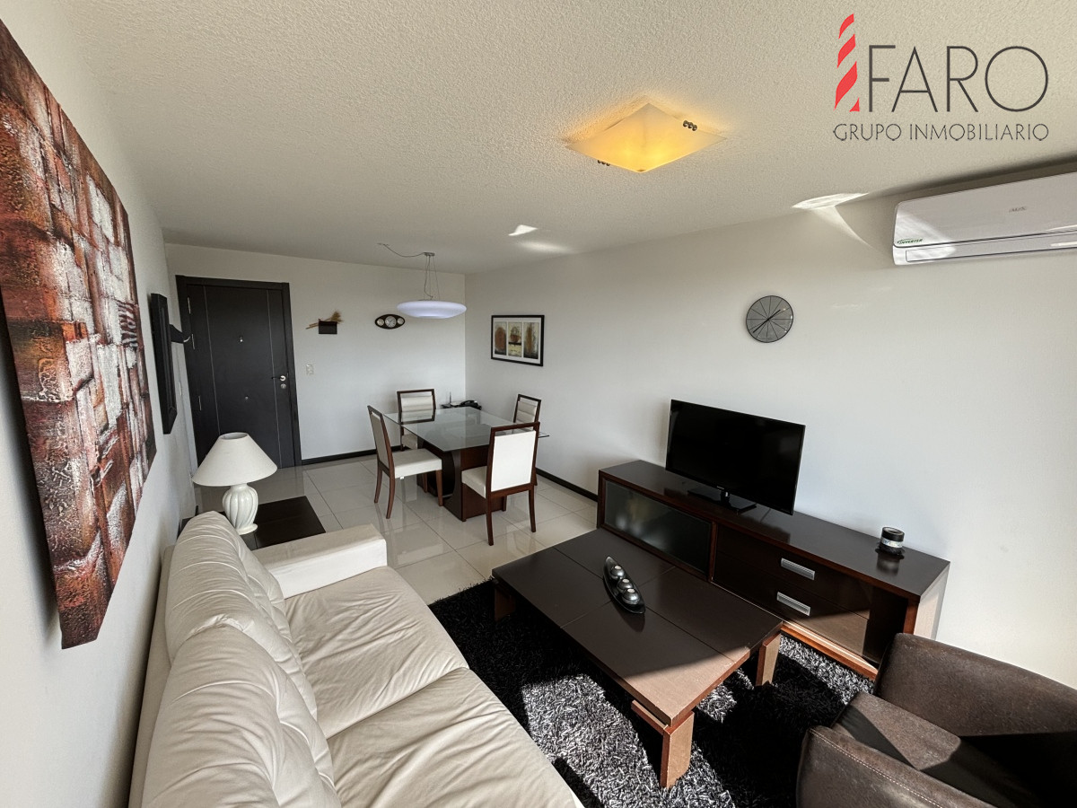 Stradivarius. Hermoso apartamento en venta de 2 dormitorios