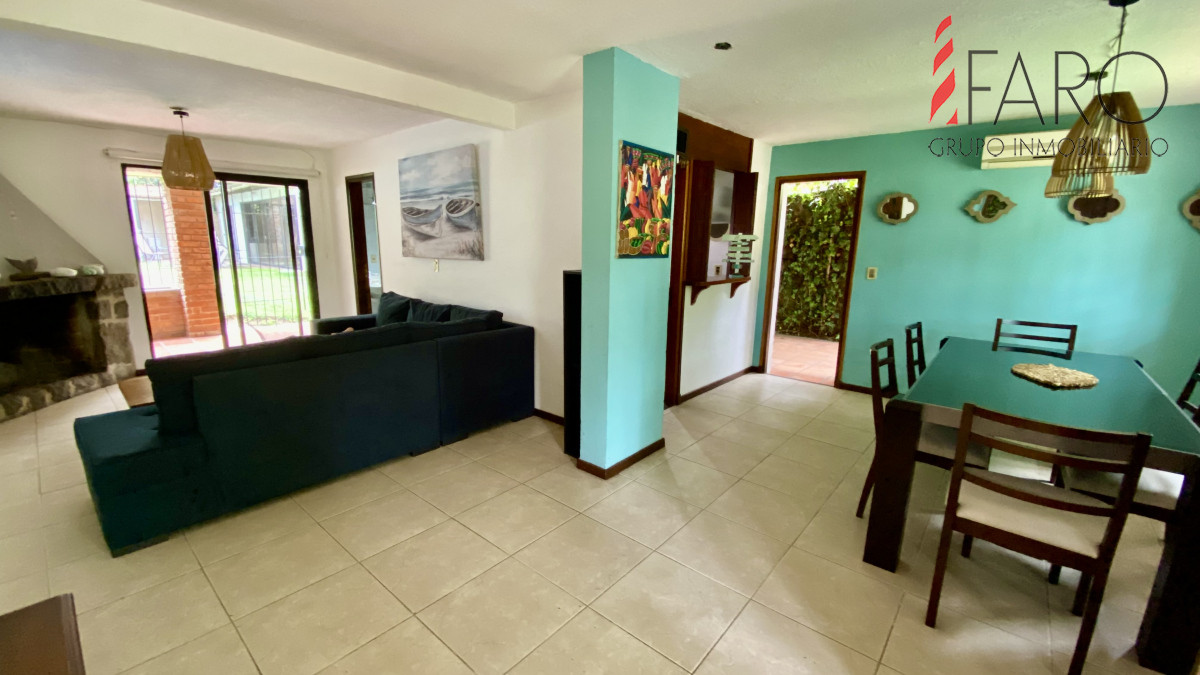 Hermosa Casa 3 dormitorios + piscina en Jardines de Córdoba - Punta del Este
