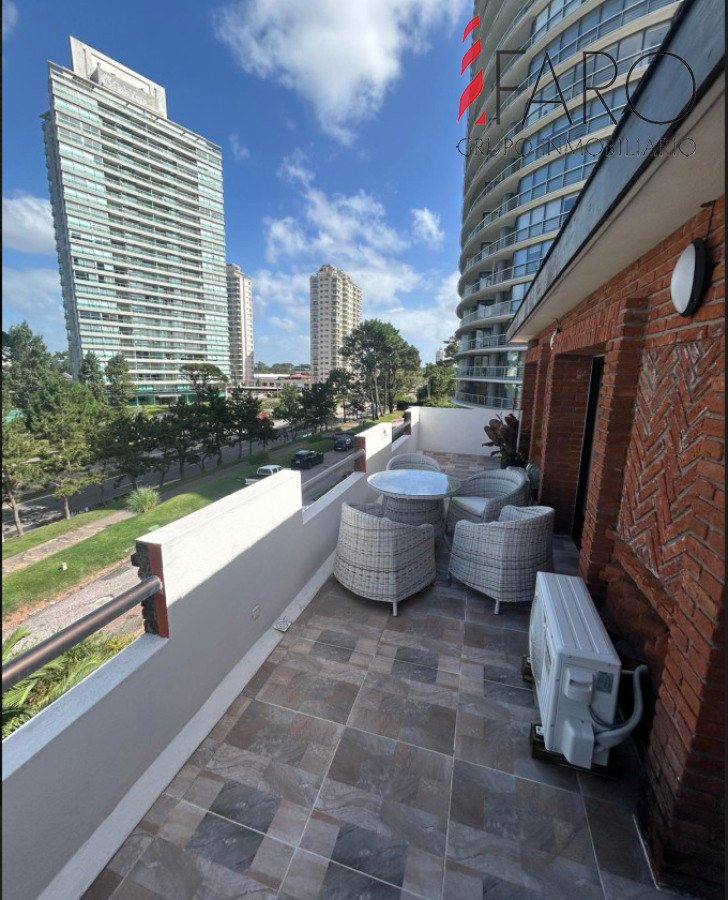 Vende apartamento de 3 dormitorios en Roosevelt, Punta del Este