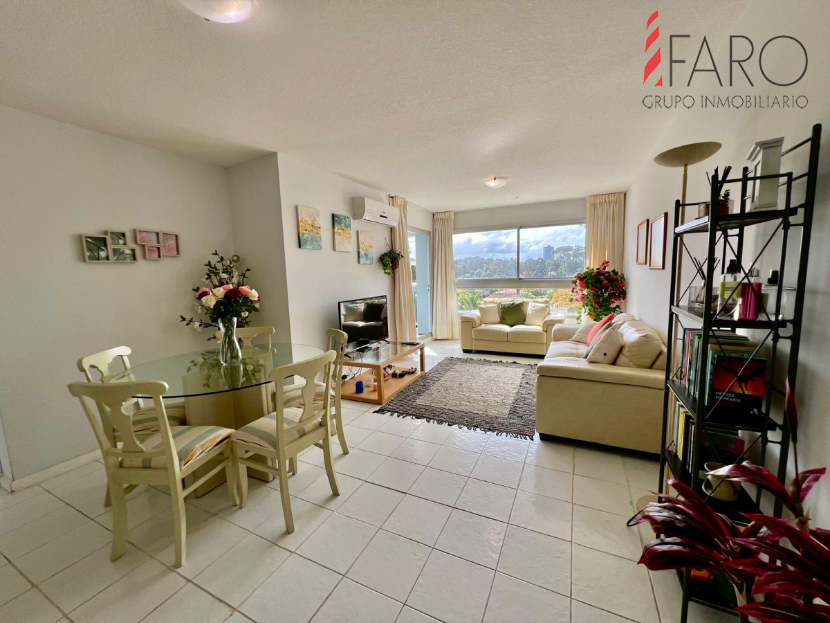 Apto en venta de 2 dormitorios, 2 baños, 1 en suite Mansa Pda. 8