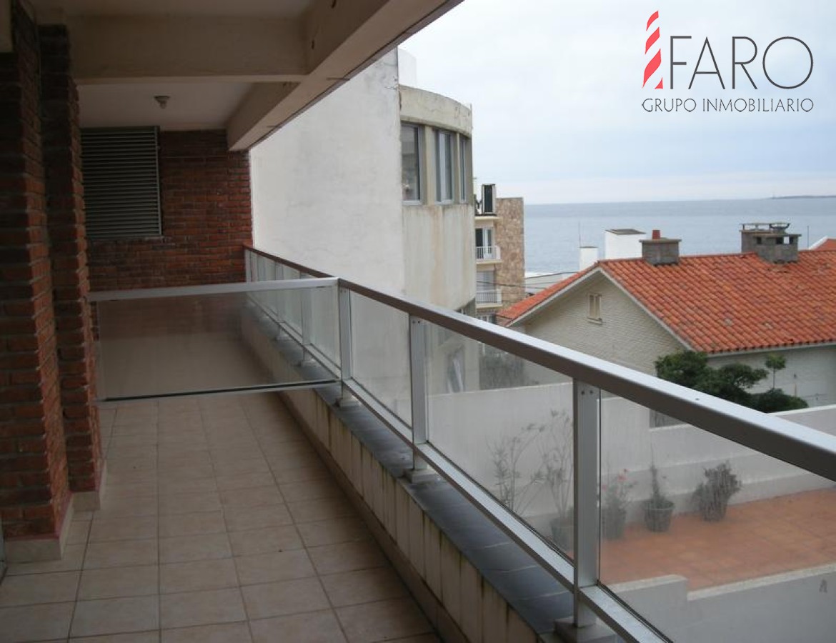 Apartamento en la Península 1 y 1/2 dormitorio con vista al mar