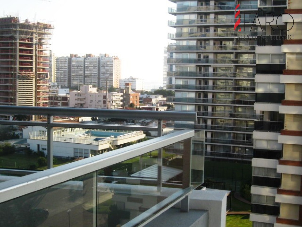 Apartamento en Brava 2 dormitorios con terraza y garage