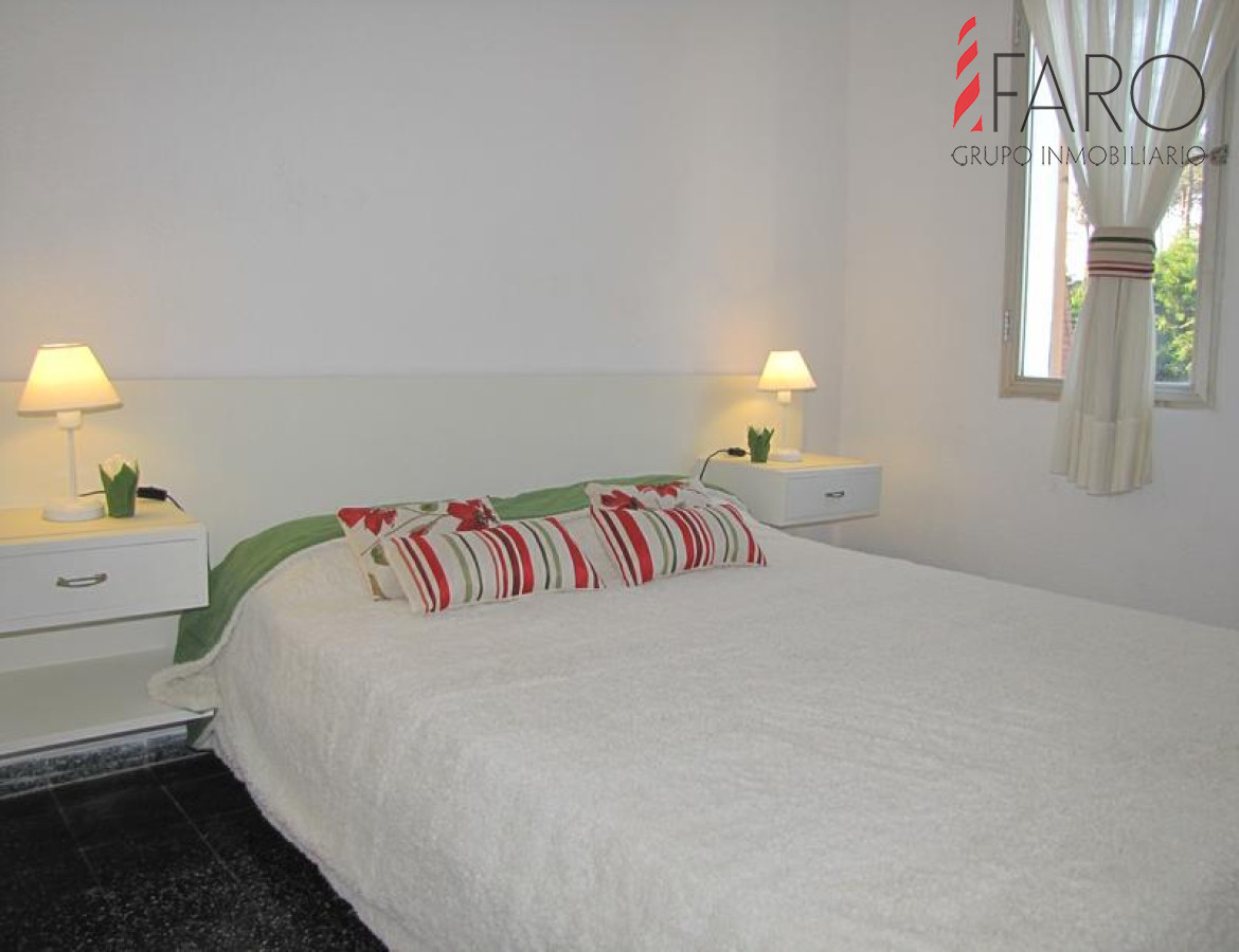 Apartamento en Mansa 1 dormitorio 1 baño cochera