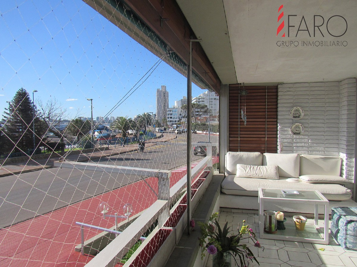 Apartamento en Puerto 2 1/2 dormitorios c/terraza