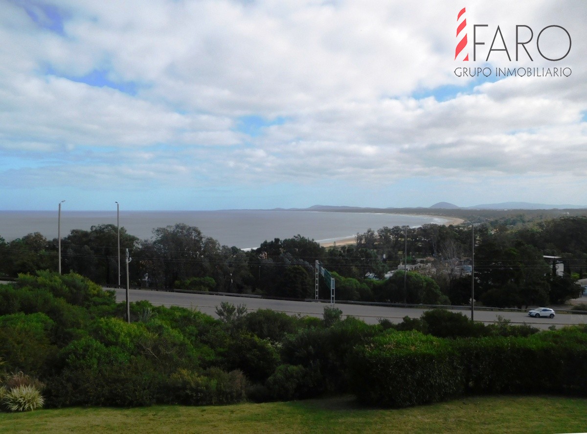 APARTAMENTO DOS DORMITORIOS CON ESPECTACULAR VISTA AL MAR