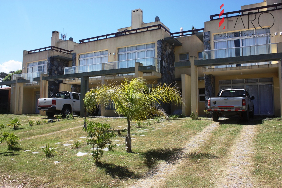 Apartamento en Manantiales 3 dormitorios 2 baños