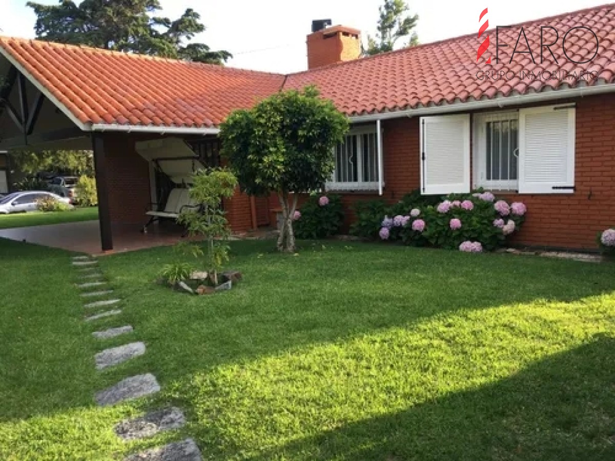 Casa a metros del mar en alquiler