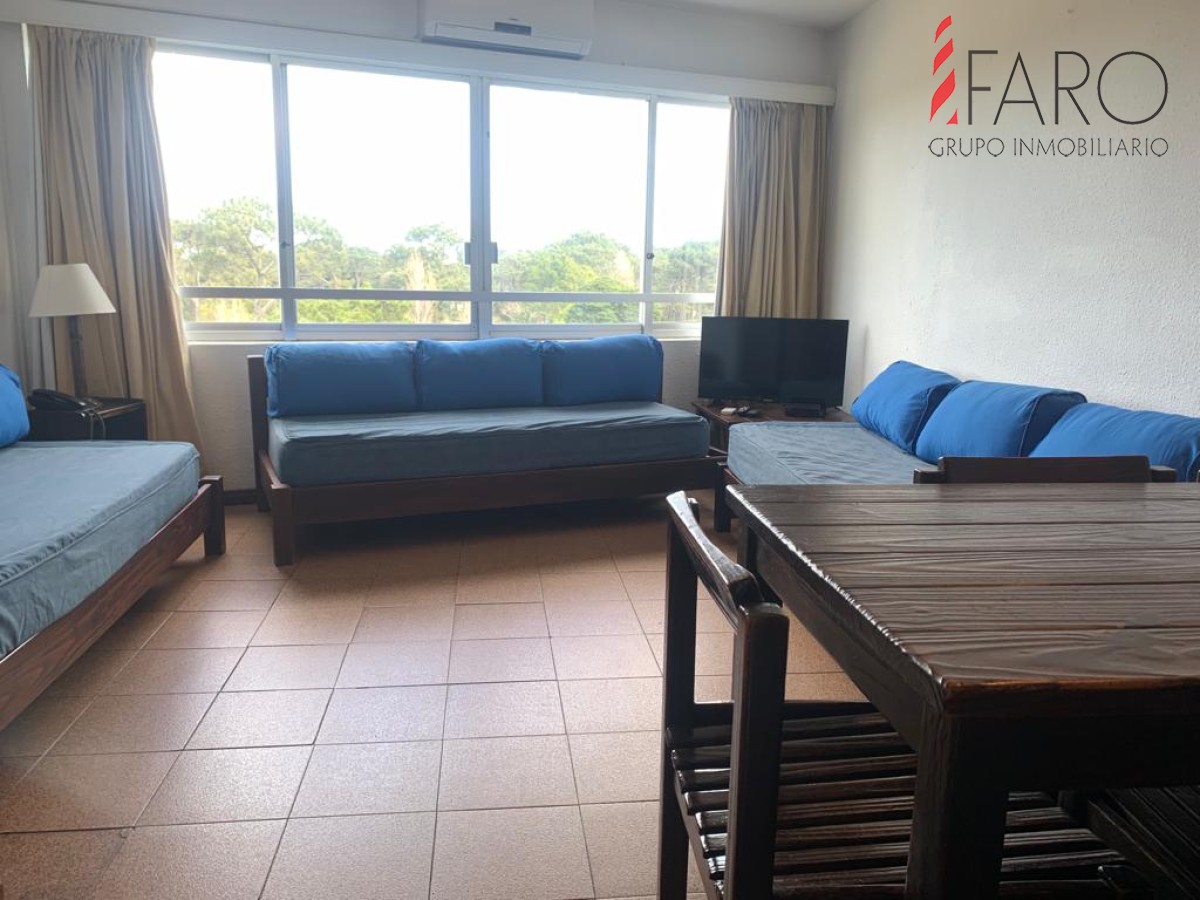 Apartamento sobre Av Roosevelt