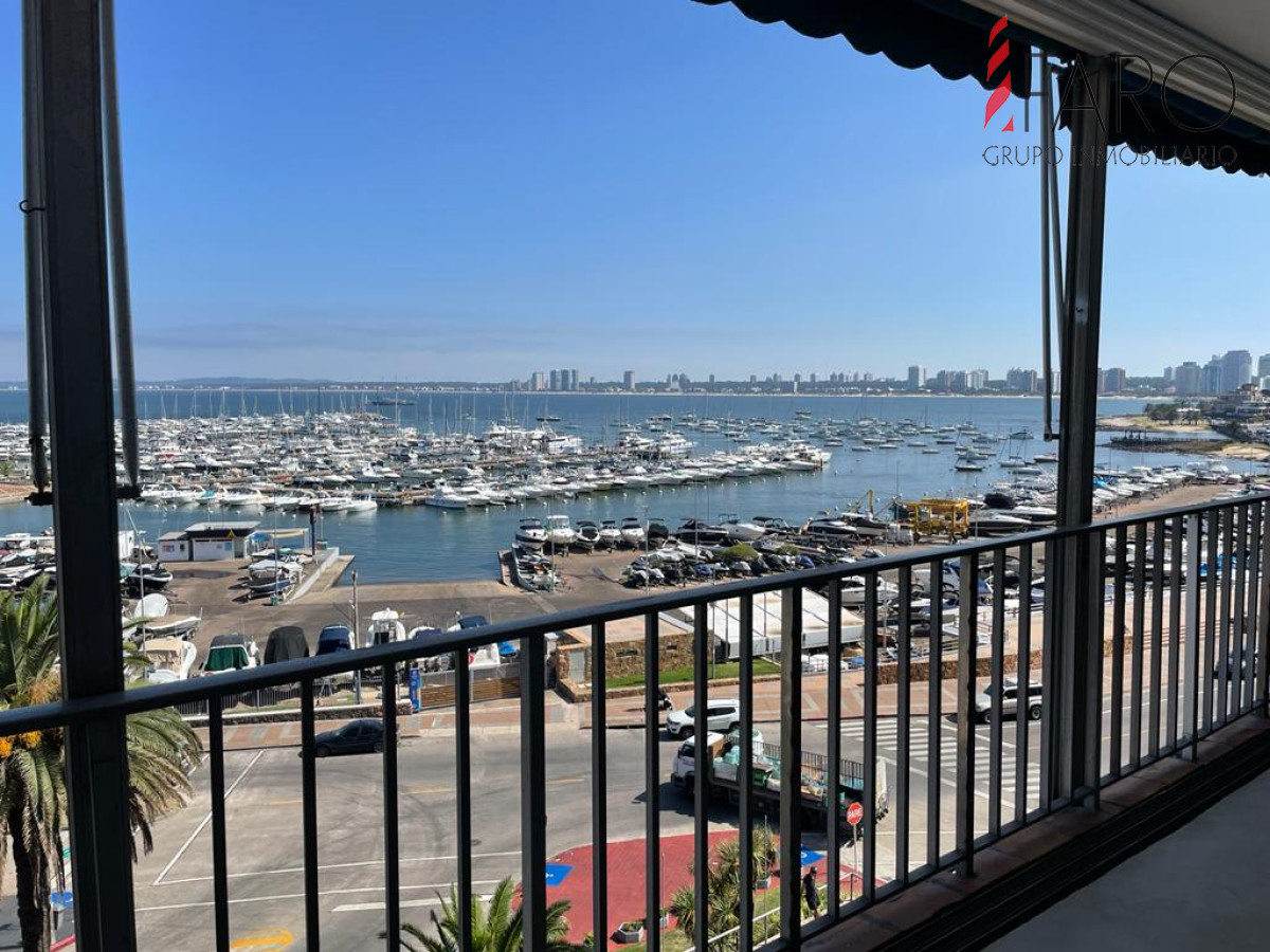 La vista al Puerto es de las postales más lindas en Punta del Este