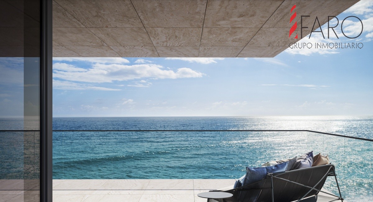 Penthouse con pileta propia frente al Mar.