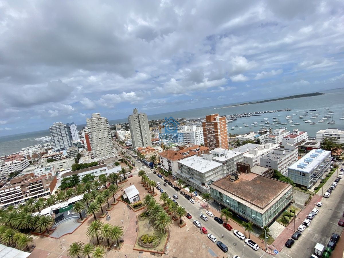 Apartamento en VENTA, vista al puerto de Punta del Este, 