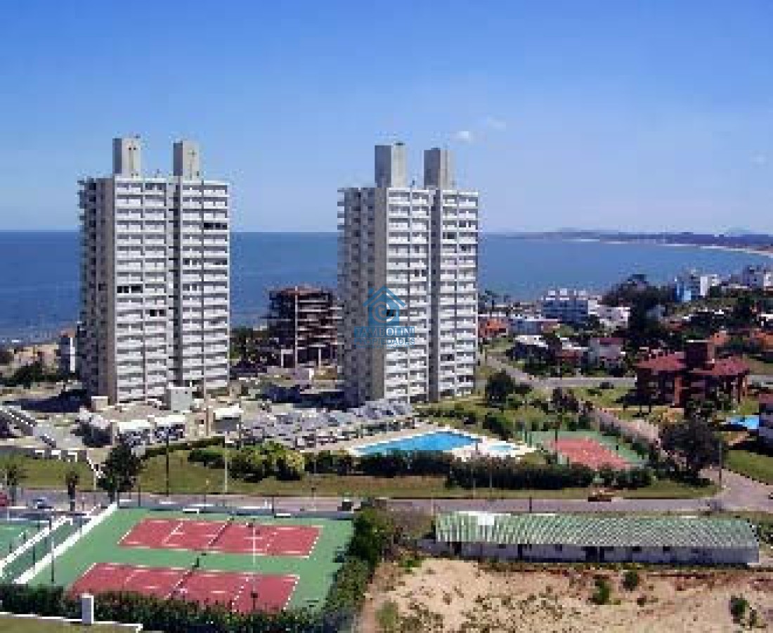 FRENTE AL MAR LINDISIMO EDIFICIO CON TODOS LOS SERVICIOS