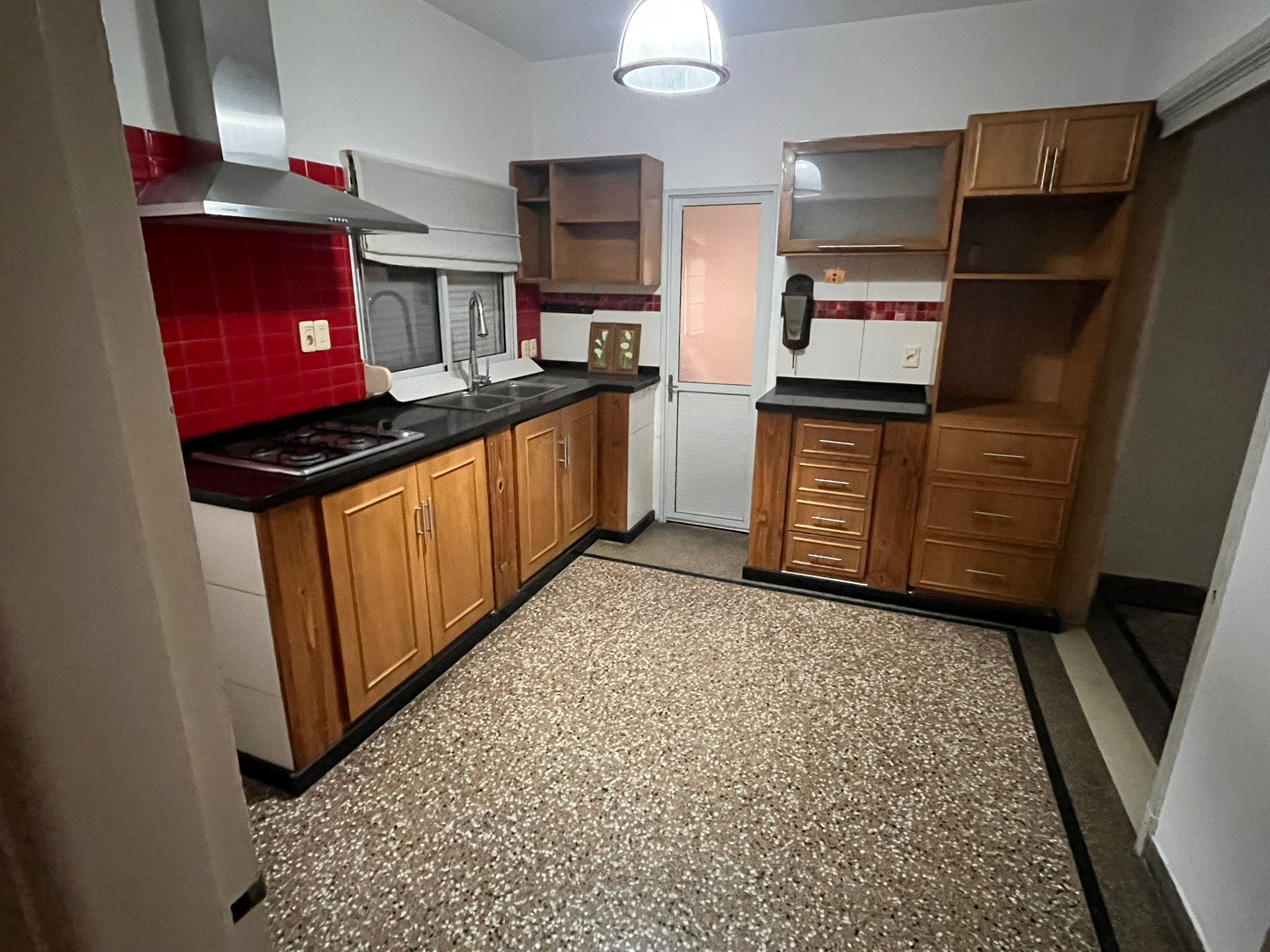 LA BLANQUEADA , aPARTAMENTO 2 DORM MAS SERVICIO DOS BAÑOS , TERRAZA