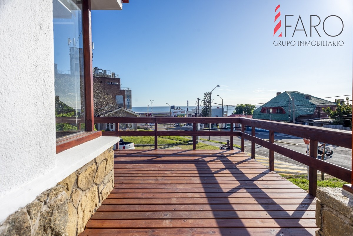 Casa reciclada de 2 dormitorios y medio vista al mar - Punta del Este