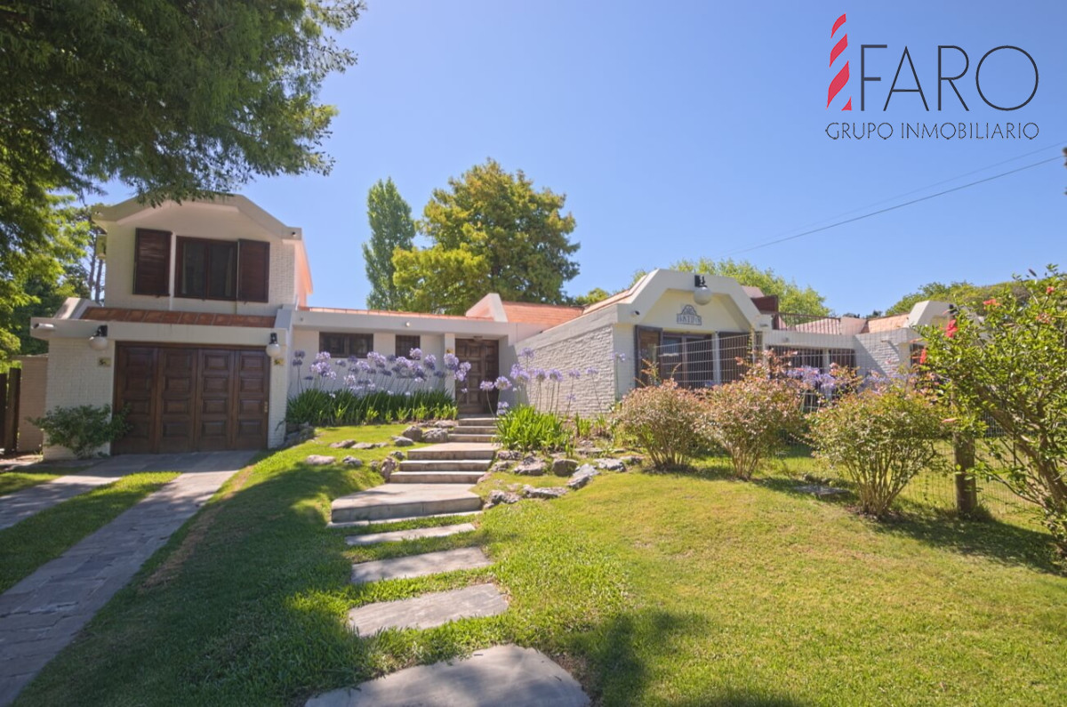 Casa con piscina climatizada en alquiler