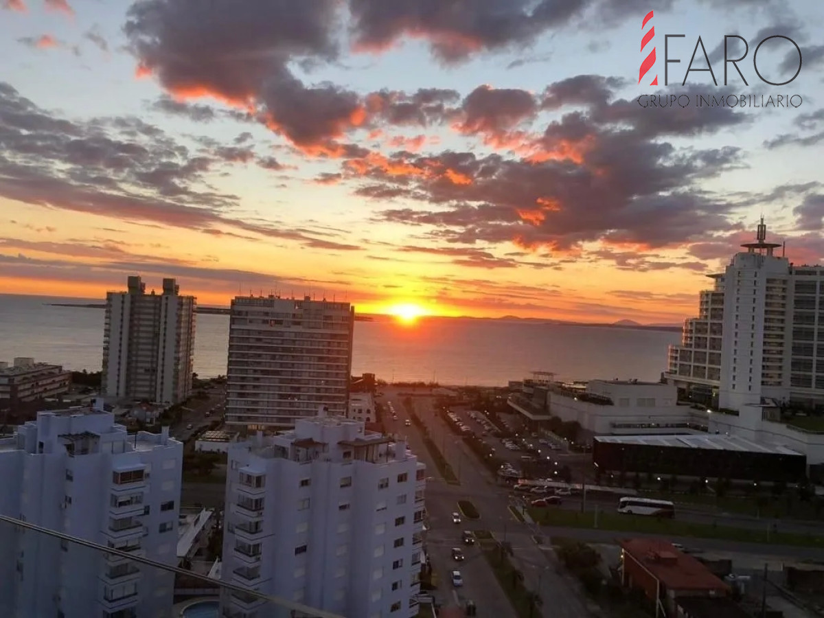 VENTA DE APARTAMENTO DE 2 DORMITORIOS EN EDIFICIO ARTOWER PUNTA DEL ESTE 