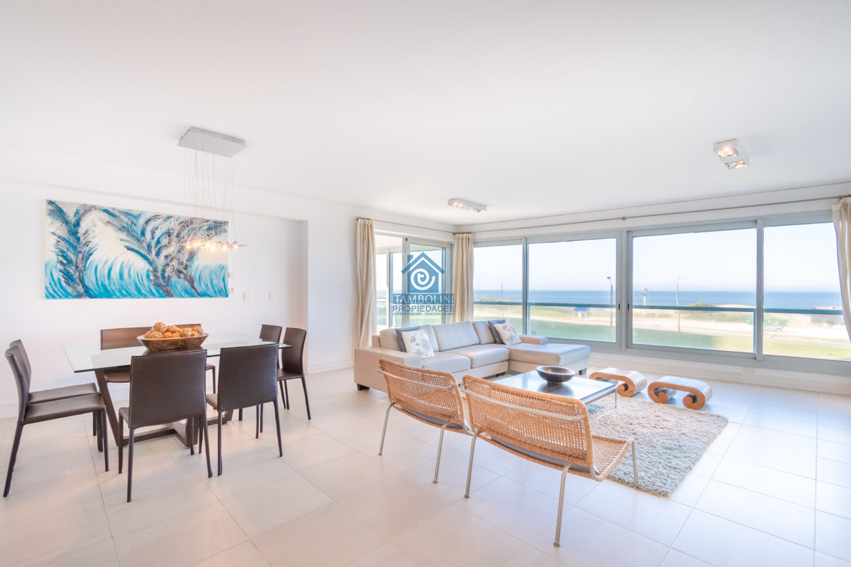 Venta y alquiler de departamento con tres dormitorios mas dependencia de servicio en torre Le Parc playa Brava, Punta del Este