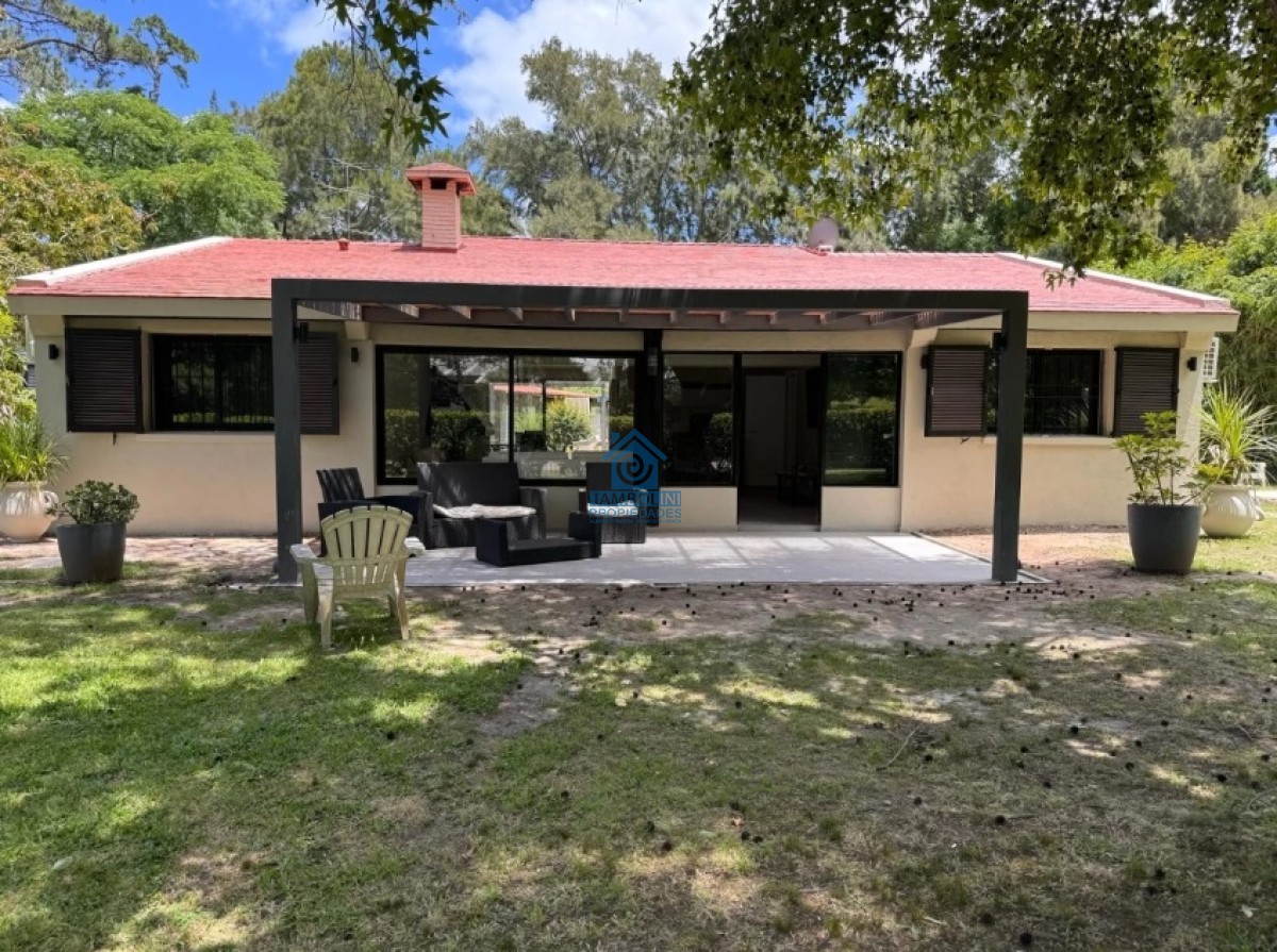 Casa de 4 Dormitorios con Piscina en San Rafael, Venta