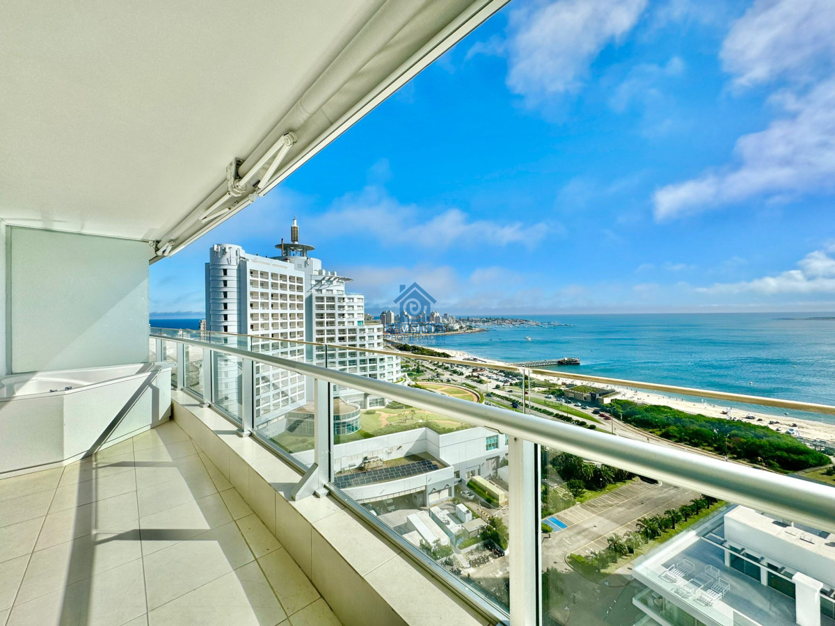 Season Tower de dos dormitorios en Venta, Playa Mansa, Punta del este