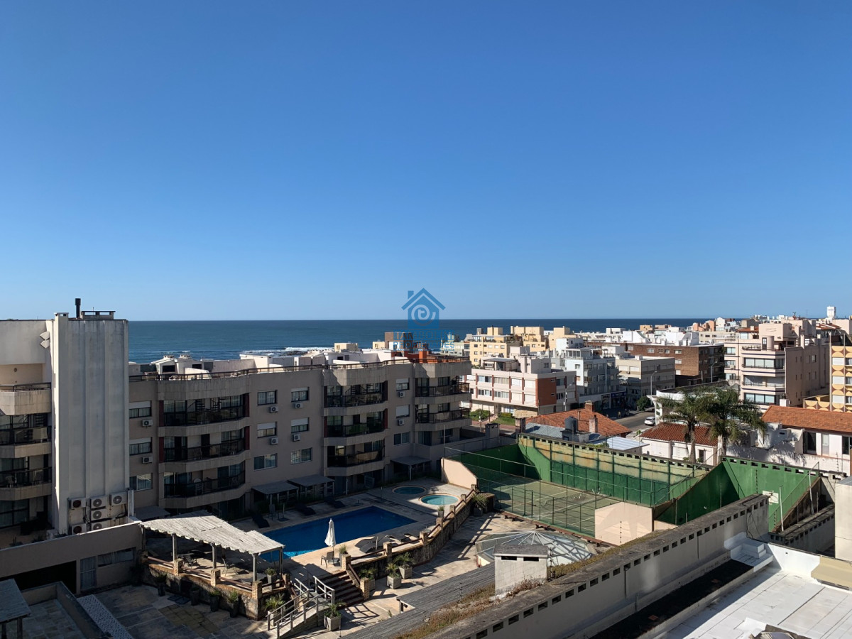 Apartamento en Punta del Este con vista a la Brava